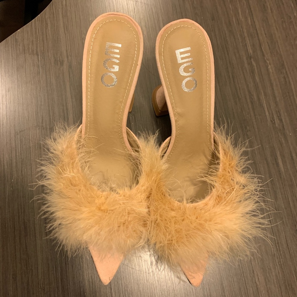 Faux fur sandals
